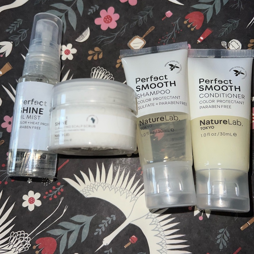 Perfect Smooth Shampoo - White